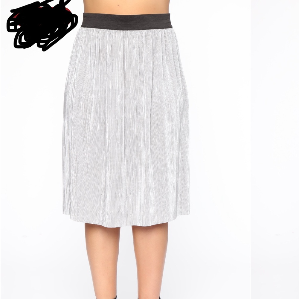 Elegant Silver Pleated Skirt